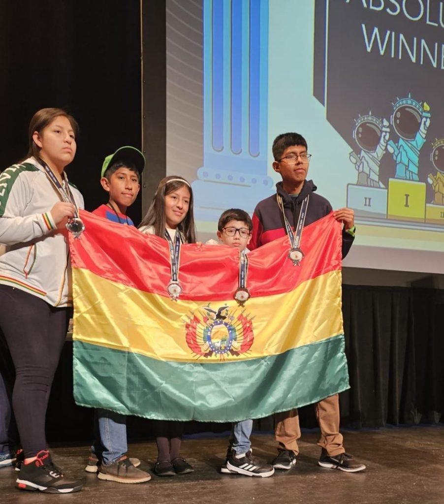 Estudiantes bolivianos brillan en Olimpiadas Matemáticas Copernicus