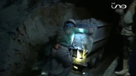 Mujer denuncia que su marido fue empujado como ofrenda en una mina en Potosí