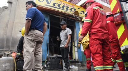 Incendio en negocio de comida rápida en La Paz