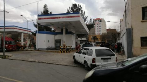 Aumento en despachos de combustible durante la celebración del aniversario de la Independencia de Bolivia