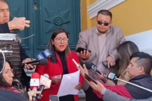 Crisis económica en Bolivia propuesta por Lissa Claros