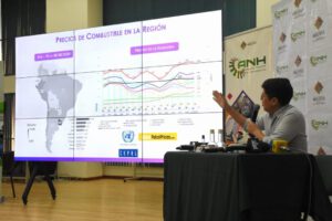 Gasolina Premium Plus disponible a un precio accesible en Bolivia