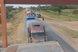 Bloqueo en San Julián persiste hasta que llegue el documento del acuerdo firmado con el Gobierno