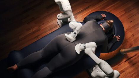 Robot masajista en el spa de este lujoso hotel de Nueva York