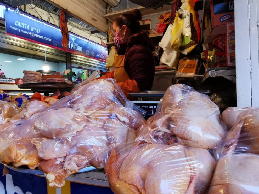 Incremento en el precio de la carne de pollo en Oruro