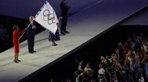 Ceremonia de clausura Paris 2024 con la alcaldesa de Los Ángeles, Karen Bass