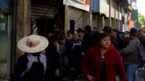 Gremiales en Cochabamba protestan por escasez de dólares