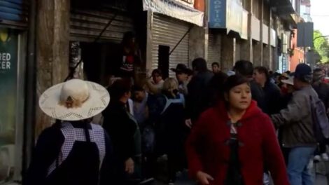 Gremiales en Cochabamba protestan por escasez de dólares