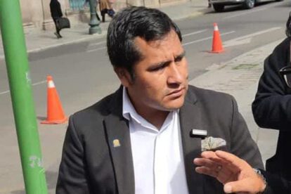 Escándalo de corrupción vinculado a Israel Huaytari