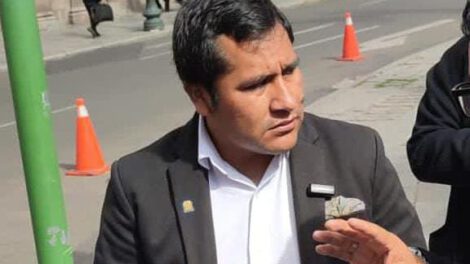 Escándalo de corrupción vinculado a Israel Huaytari