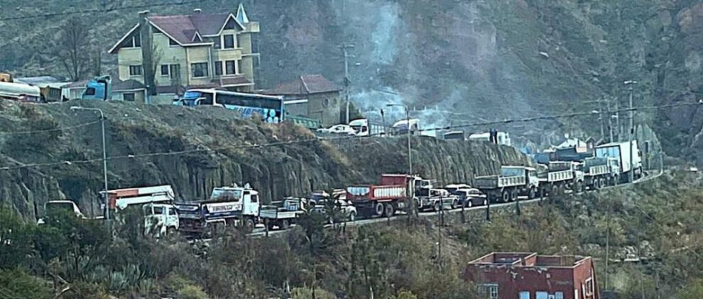 filas por combustible en La Paz y El Alto