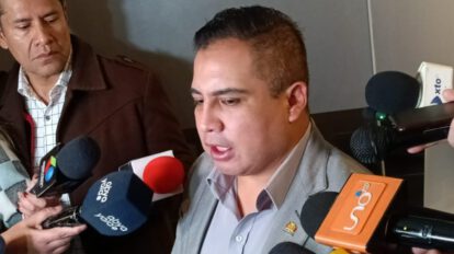 dimisión de Israel Huaytari