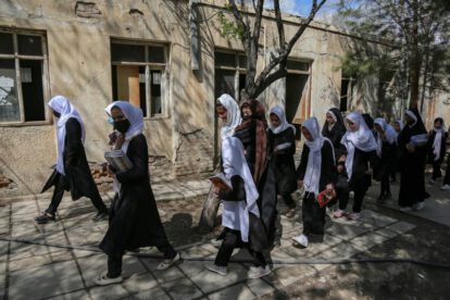 Derechos de las mujeres afganas bajo el régimen talibán