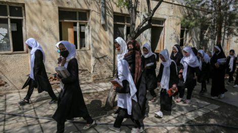 Derechos de las mujeres afganas bajo el régimen talibán