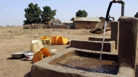 Acceso a agua potable en países de renta baja y media