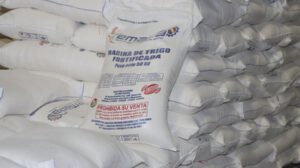 El Gobierno garantiza harina subvencionada para mantener el precio del pan