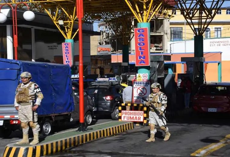 Filas por diésel en las estaciones de servicio