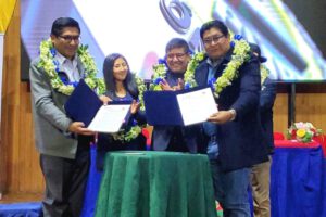 Pasantías en empresas estatales tras firma de convenio entre MDPyEP y UPEA