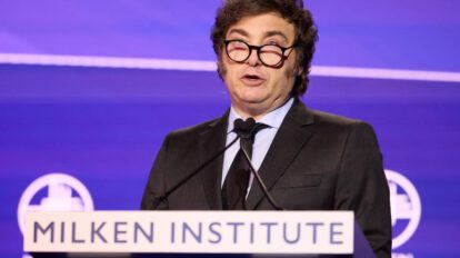 Javier Milei denuncia totalitarismo en la prensa y defiende libertad de expresión