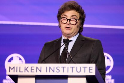 Javier Milei denuncia totalitarismo en la prensa y defiende libertad de expresión