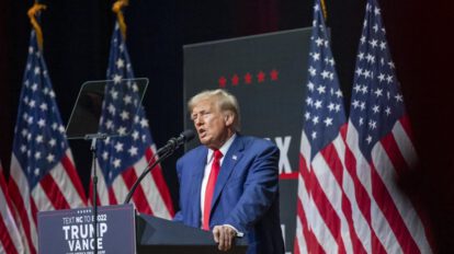 Donald Trump acusa a Joe Biden de odiar a Kamala Harris