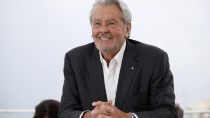 Francia llora la partida de Alain Delon