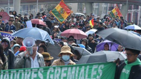Marcha de trabajadores gremiales en La Paz