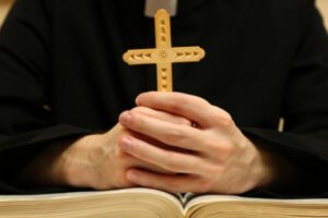 Fraile polaco imputado por abuso en Bolivia