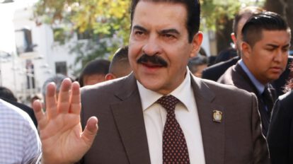 Reyes Villa asegura ir primero en encuestas