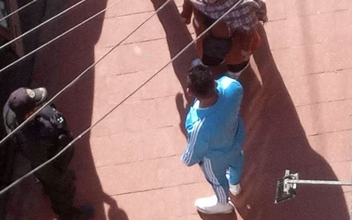 Harold Lora en la vía pública