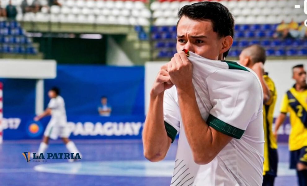 La emoción embarga al jugador boliviano por el triunfo en el Sudamericano Sub-17 de Futsal