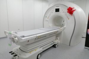 Resonador magnético en funcionamiento en el Hospital General San Juan de Dios