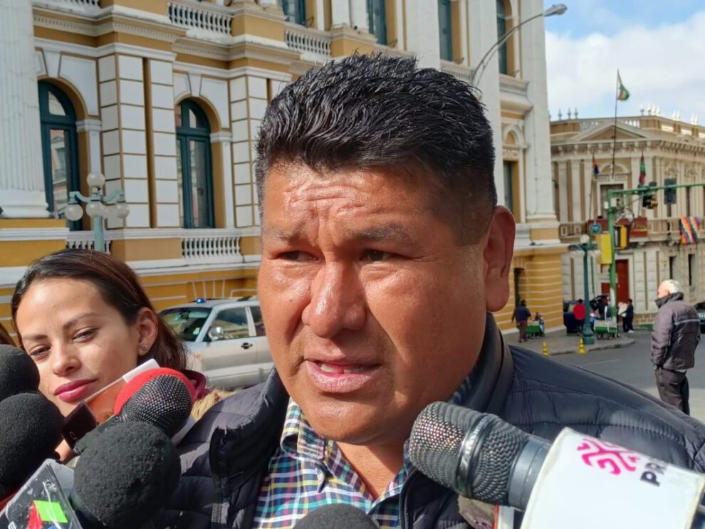 Ley de suspensión de elecciones primarias en Bolivia