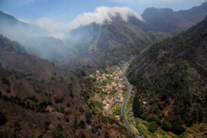 Incendio en Madeira sigue activo y preocupa a las autoridades
