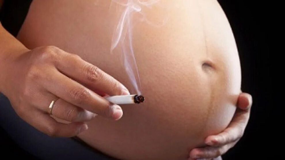 Tabaquismo en embarazadas y su impacto en la salud del bebé