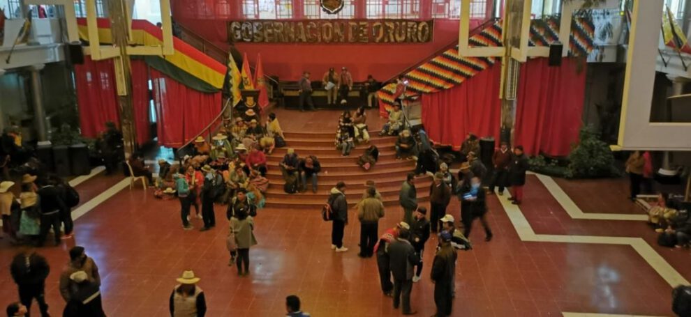 Asfaltado de camino Huari-Condo-Villa Apacheta