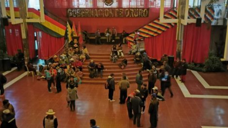 Asfaltado de camino Huari-Condo-Villa Apacheta