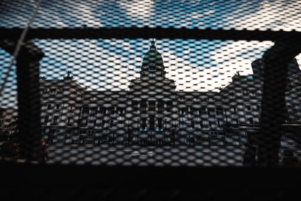 Aumento presupuestario para Inteligencia en Argentina