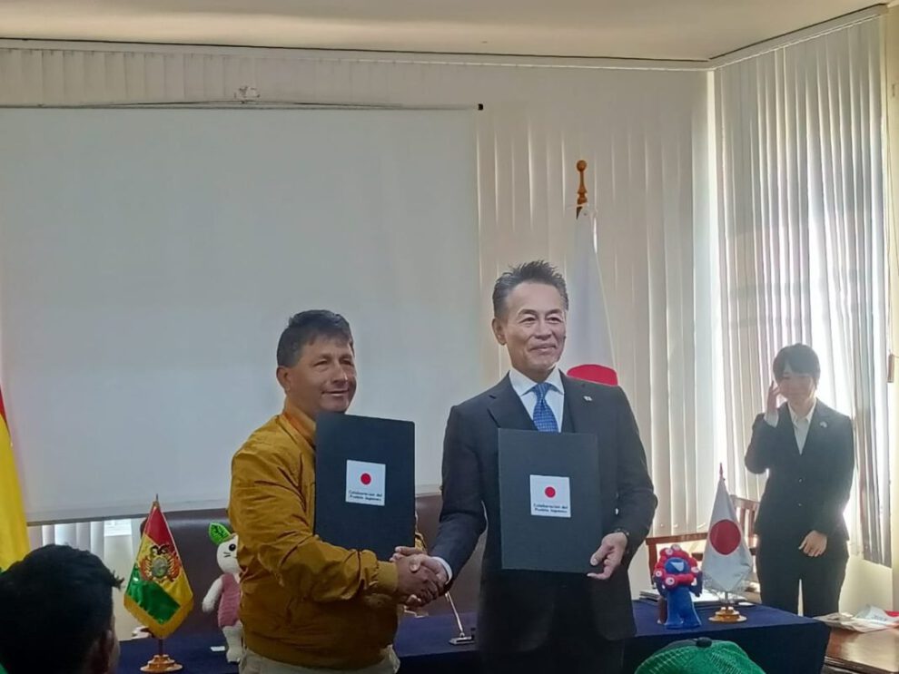 Japón invierte en educación boliviana
