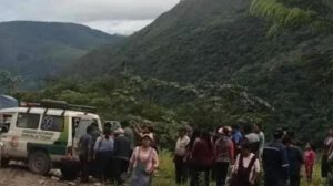 Agresión a funcionarios de la ANH durante operativo en Guanay