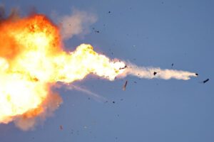 Israel bombardea Líbano para frustrar ataque de Hizbulá