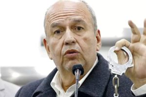 Arturo Murillo anuncia libro sobre verdades ocultas en Bolivia