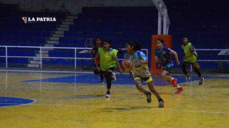 Selección U-14 damas de baloncesto se prepara intensamente para Copa Bolivia
