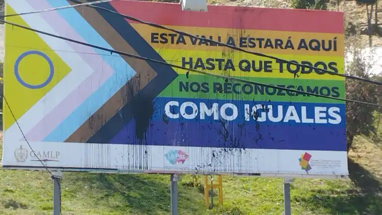 Vandalismo contra valla de inclusión en La Paz