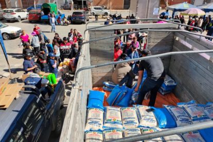 venta móvil de arroz para abastecer a las familias bolivianas