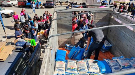 venta móvil de arroz para abastecer a las familias bolivianas