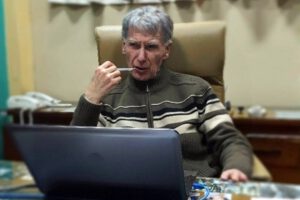 Eduardo Pérez Iribarne, destacado comunicador boliviano, deja un profundo legado en el periodismo y la comunidad jesuita tras su fallecimiento a los 80 años en Bolivia