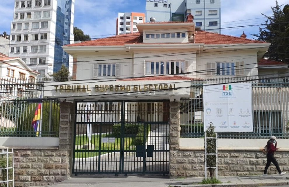 Renovación de directivas TSE en La Paz