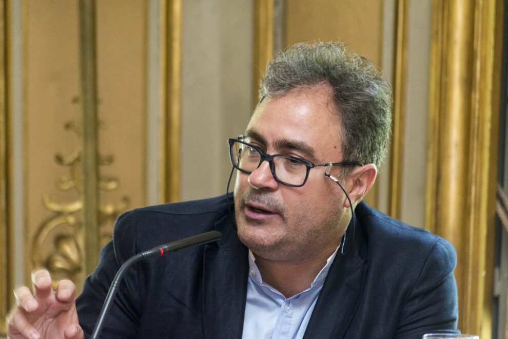 Autocracias electorales y elecciones totalitarias