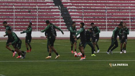 Eliminatorias: Trabajo exigente a doble turno para los seleccionados